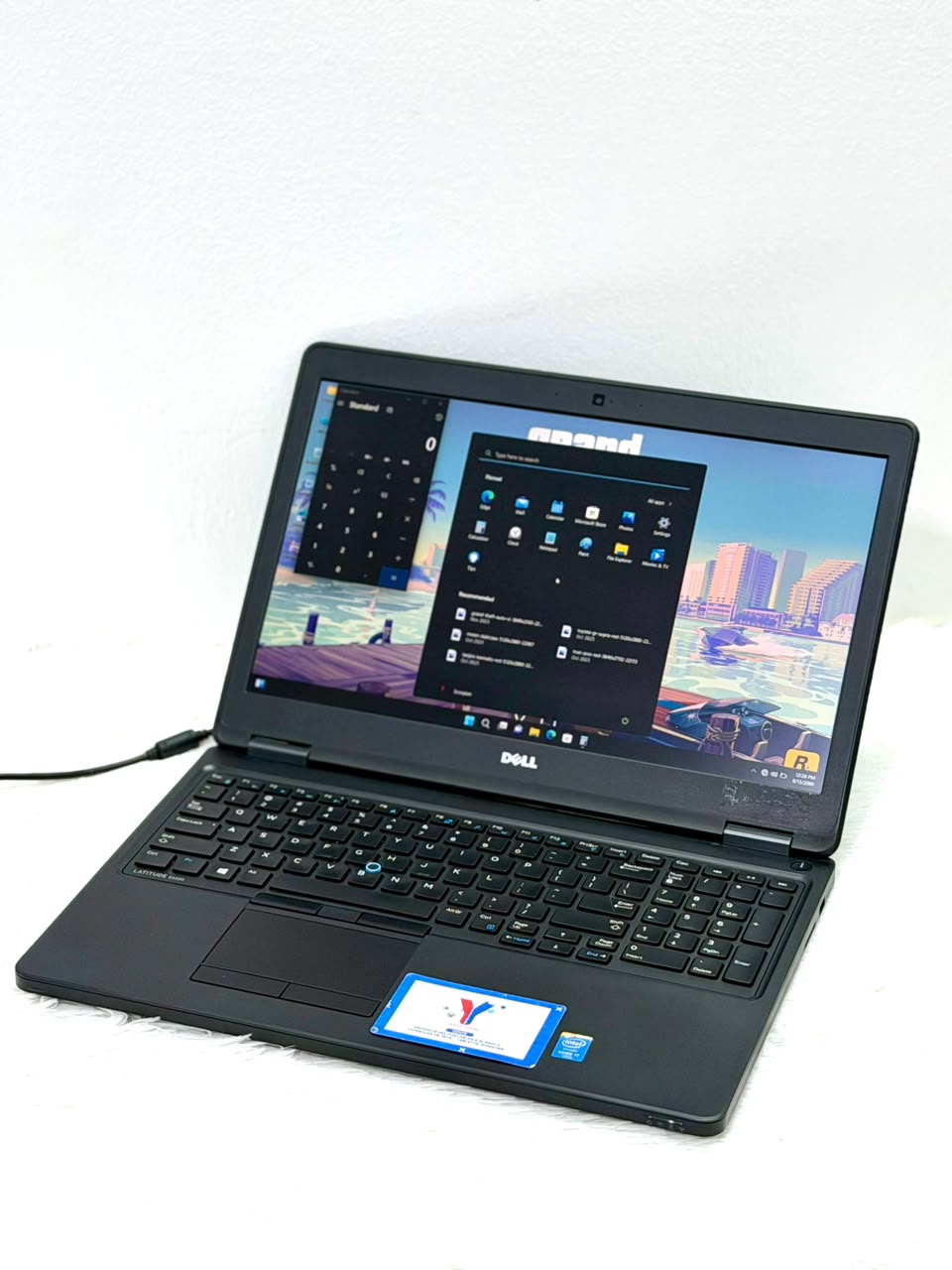 DELL LATITUDE 5550  Core(TM) i5  -5300U CPU - 15.6’’, 500 Go HDD - 8 Go Ram - Azerty