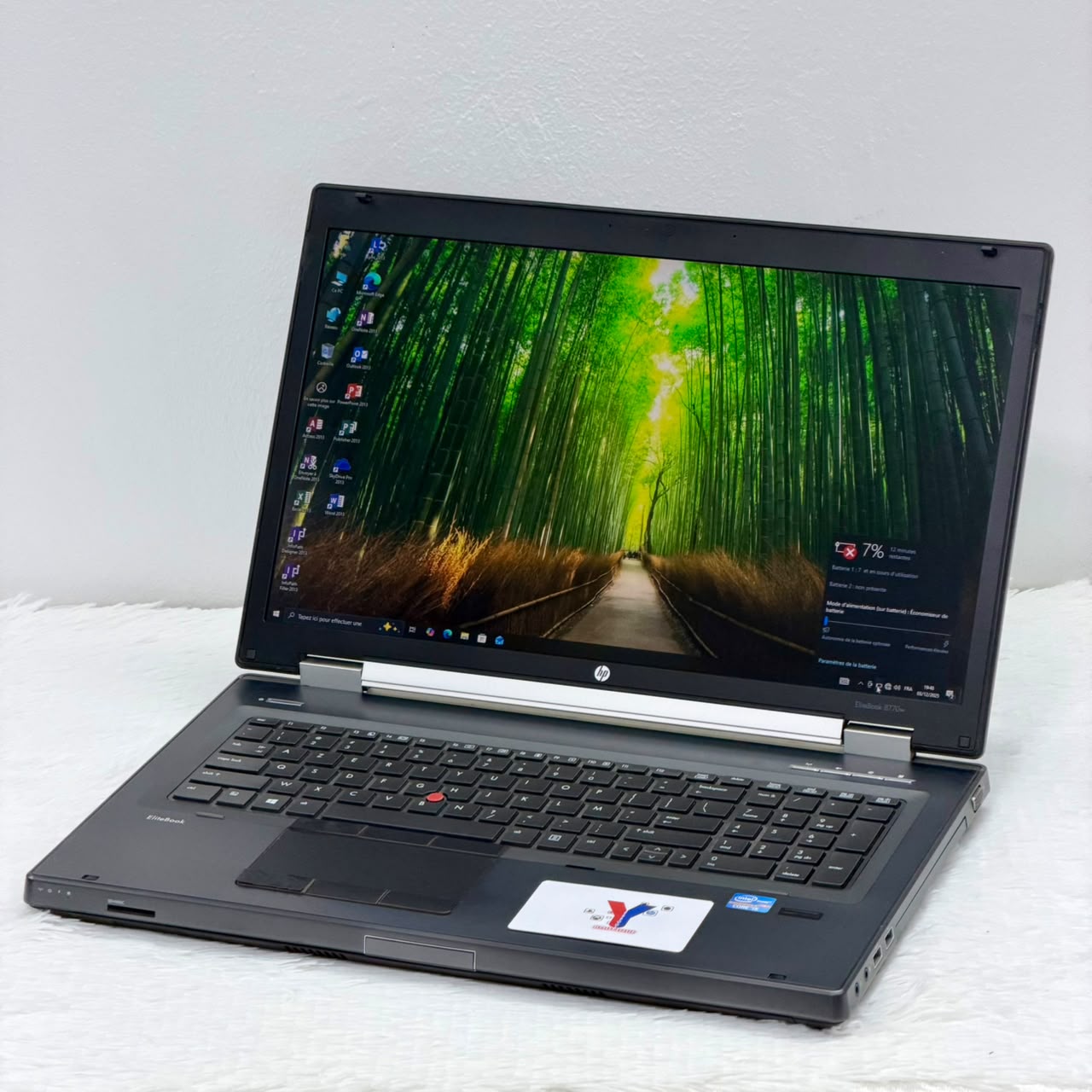 HP ELITEBOOK 8770w Core(TM) i5  -3320M CPU - 17 ’’, 500 Go HDD - 8 Go Ram - Azerty